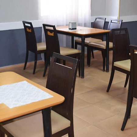 Hostal Gran Via Levante ตอร์เรเวียคา ภายนอก รูปภาพ