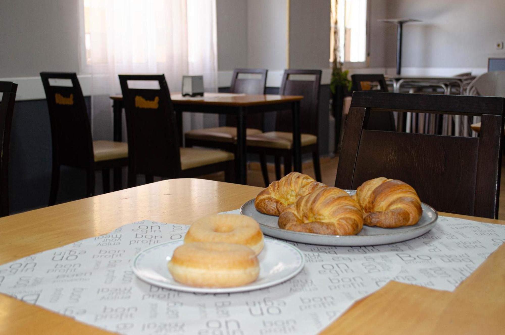 Hostal Gran Via Levante ตอร์เรเวียคา ภายนอก รูปภาพ