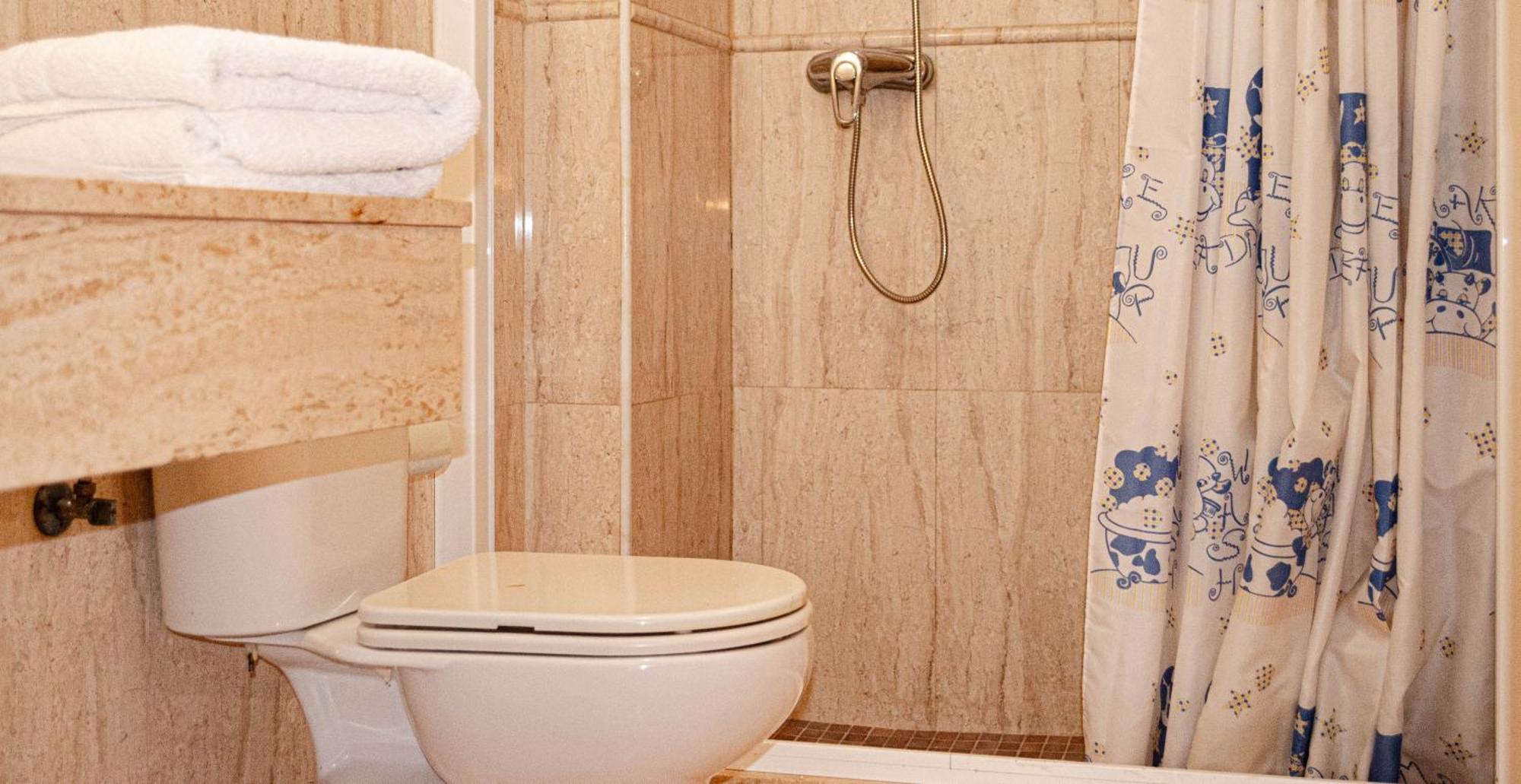 Hostal Gran Via Levante ตอร์เรเวียคา ภายนอก รูปภาพ