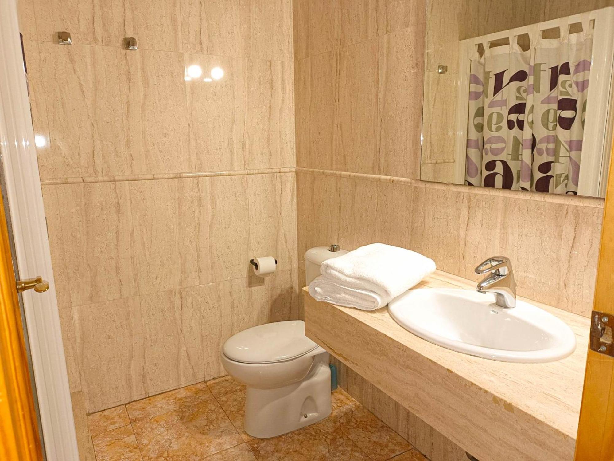 Hostal Gran Via Levante ตอร์เรเวียคา ภายนอก รูปภาพ