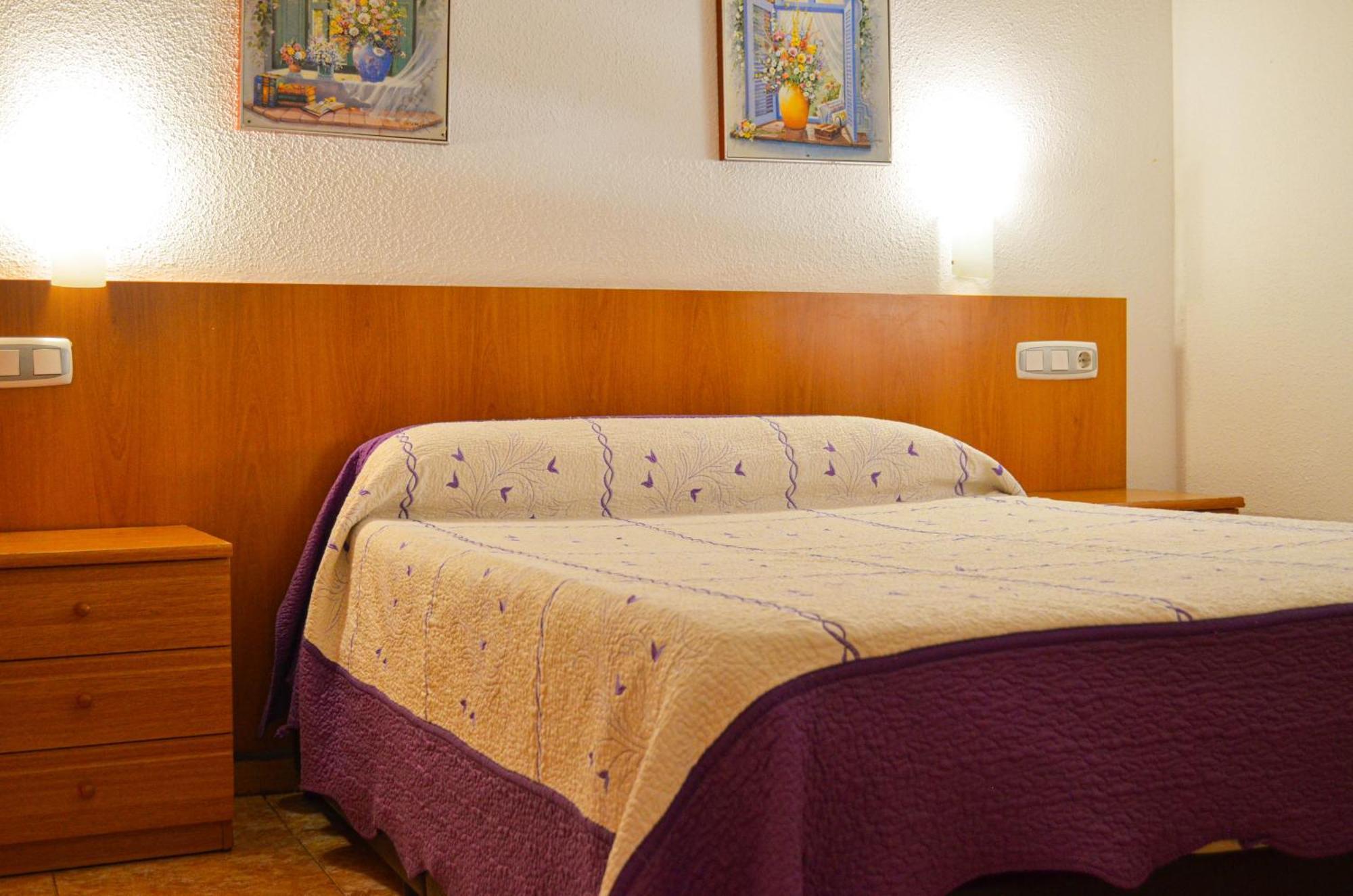 Hostal Gran Via Levante ตอร์เรเวียคา ภายนอก รูปภาพ